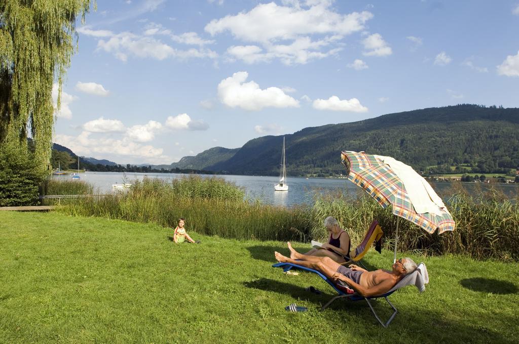 Gasthof Nindler Hotel Steindorf am Ossiacher See Buitenkant foto